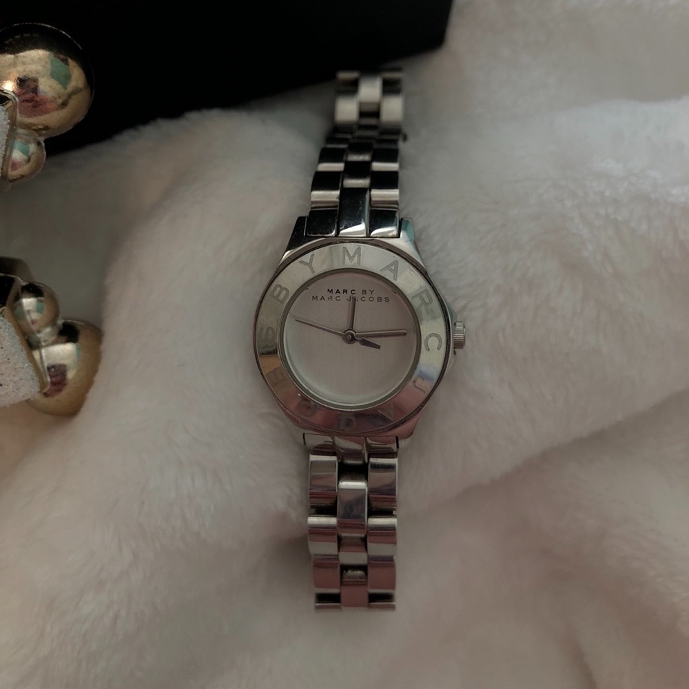 Marc Jacobs Watch - Picture 4 of 5